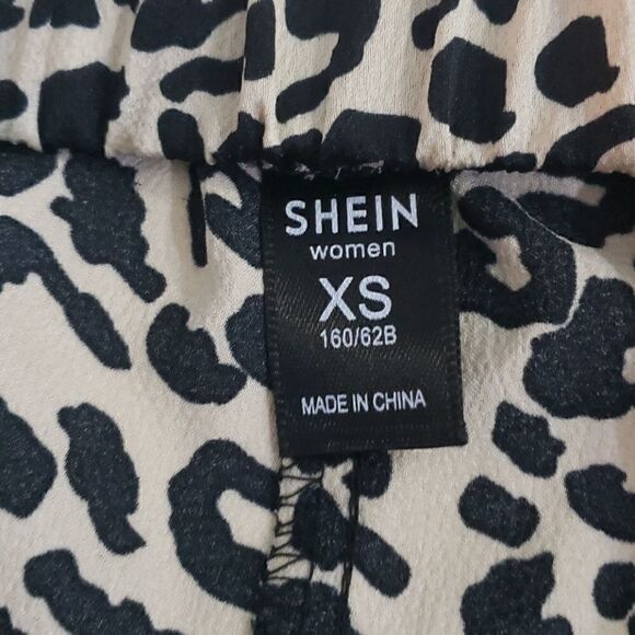 SHEIN Leopard Elastic Shorts - Picture 4 of 9